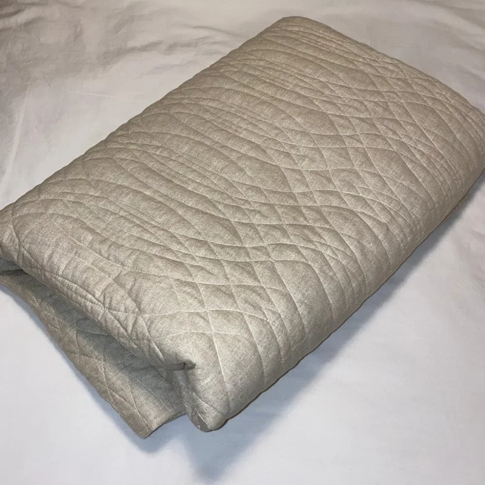 Vera Wang Bed Queen Coverlette Blanket